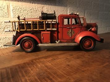 Metalen schaalmodel van een brandweerwagen, vintage