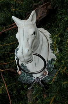 Gietijzeren paardenhoofd met ring - wit - rustieke decoratie