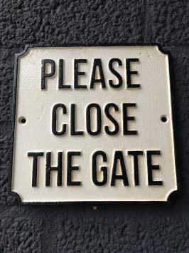 Bordje emaille 'please close the gate' voor op de deur of poort