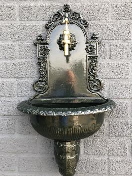 Gartenbrunnen für die Wand, Becken / Wandbrunnen, dunkelgrün