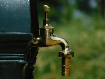 Stehbrunnen, Brunnen / Gartenbrunnen, grün, Außenwaschbecken