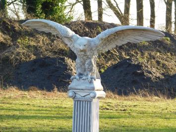 Adelaar XXL op sokkel - 160 cm - stenen tuinbeeld