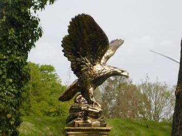 Adelaar tuinbeeld, goud / zwart, vliegende adelaar beeld, polystone