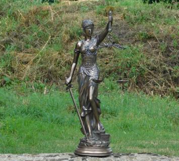 Groot beeld van Vrouwe Justitia, brons-look