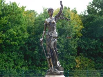 Groot beeld van Vrouwe Justitia, brons-look