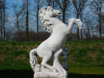 Tuinbeeld paard, steen, steigerend paardsculptuur