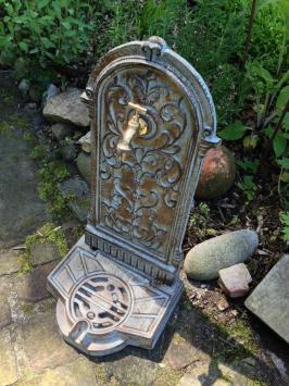 Ornamentaler Gartenbrunnen, Standbrunnen für den Garten