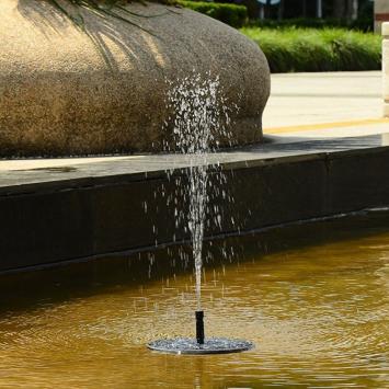 Moderner Solarbrunnen (Solarenergie)