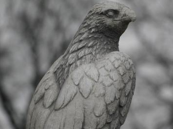 Steinhabicht - Weiß mit Grau - Tierskulptur