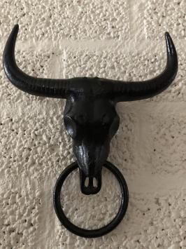 Gietijzeren  bull skull met handdoek ring, zwart