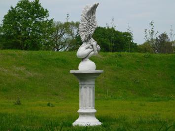 Gartenstatue Engel, Engelsstatue mit Flügeln nach oben, auf Sockel, Stein