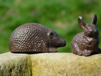 Set mit schönen Tierskulpturen aus Gusseisen: Schnecke, Kaninchen, Igel und Eichhörnchen