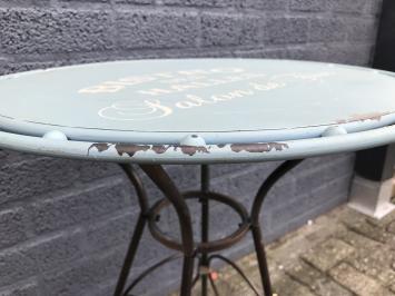 Een decoratieve tafel, Franse stijl, Bistro