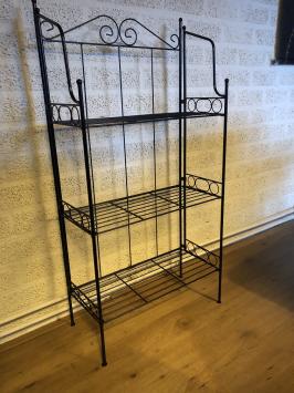 Schöne Metall-Etagere, schönes Schmiedeeisen schwarz