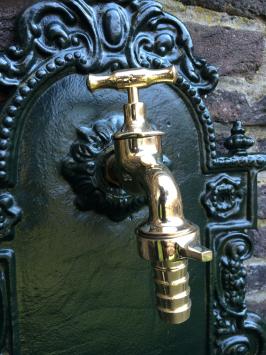 Gartenbrunnen für die Wand, Becken / Wandbrunnen, dunkelgrün